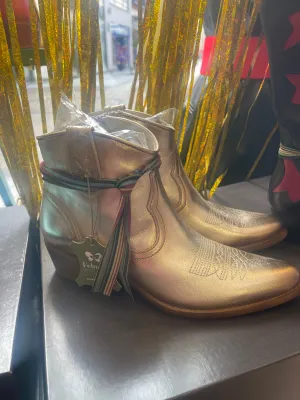 Cow Boy Boots Gold